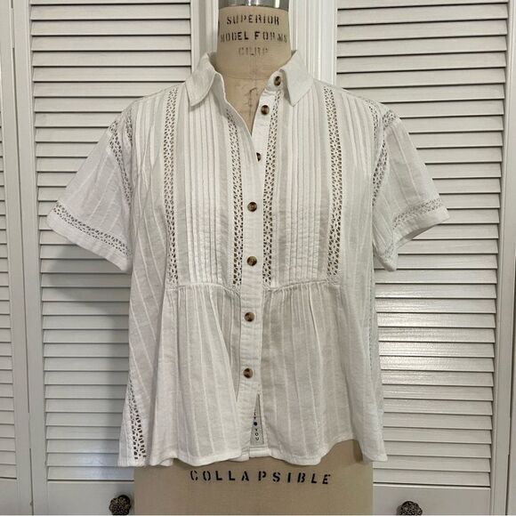 Lucky Brand Tops - Lucky Brand White Lace Details Buttoned Down Flowy Shirt Sz-XS